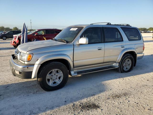 2002 TOYOTA 4RUNNER SR5, 