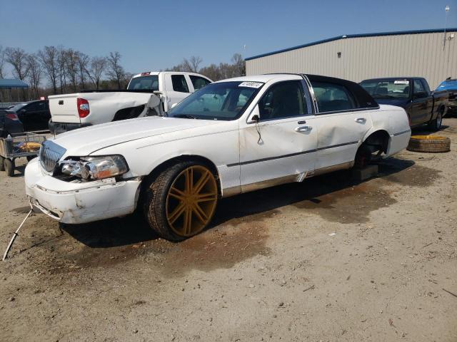 2010 LINCOLN TOWN CAR SIGNATURE LIMITED, 