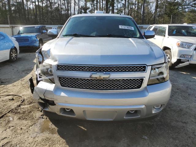 1GNSKKE39BR181591 - 2011 CHEVROLET SUBURBAN K1500 LTZ SILVER photo 5