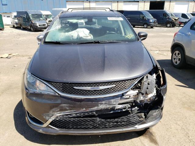 2C4RC1BG2HR810469 - 2017 CHRYSLER PACIFICA TOURING L GRAY photo 5