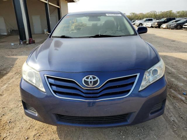 4T1BK3EK4AU607636 - 2010 TOYOTA CAMRY SE BLUE photo 5