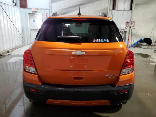 KL7CJRSB3FB186298 - 2015 CHEVROLET TRAX 1LT ORANGE photo 6