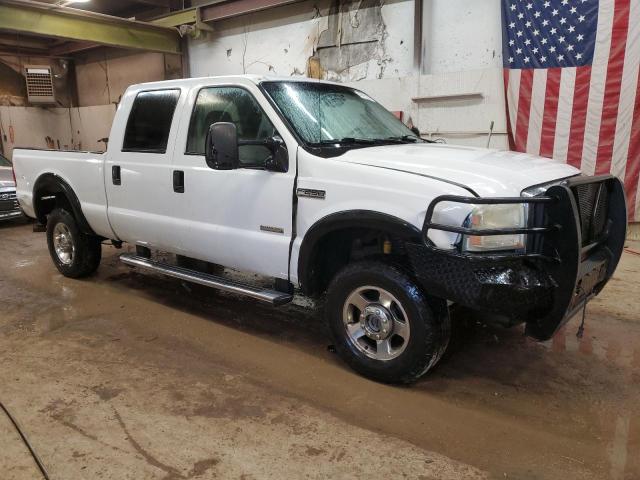 1FTSW21P35ED39697 - 2005 FORD F250 SUPER DUTY WHITE photo 4