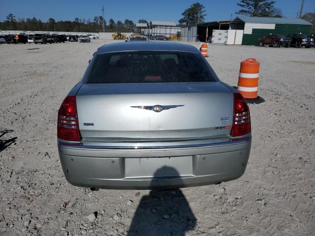 2C3AK63H55H662344 - 2005 CHRYSLER 300C SILVER photo 6