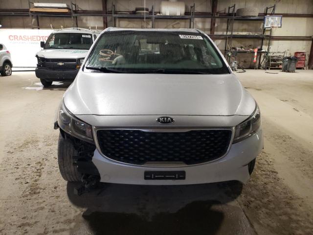 KNDMA5C19J6396718 - 2018 KIA SEDONA L GRAY photo 5