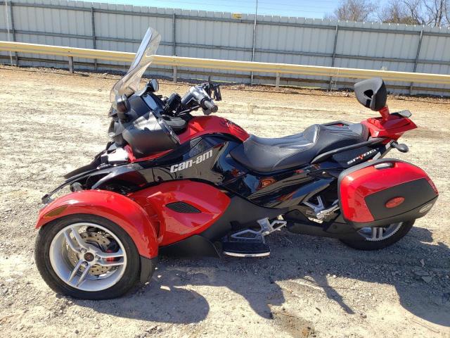 2BXJAHA109V000663 - 2009 CAN-AM SPYDER ROA RS RED photo 3