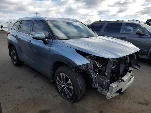 5TDHZRBH7LS013622 - 2020 TOYOTA HIGHLANDER XLE BLUE photo 4