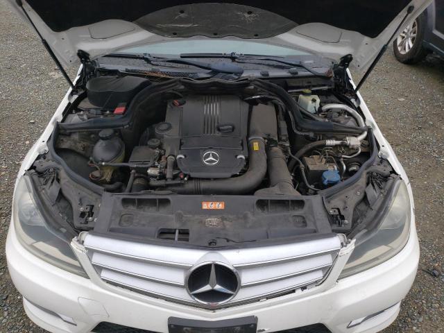 WDDGF4HB4CA625693 - 2012 MERCEDES-BENZ C 250 WHITE photo 11