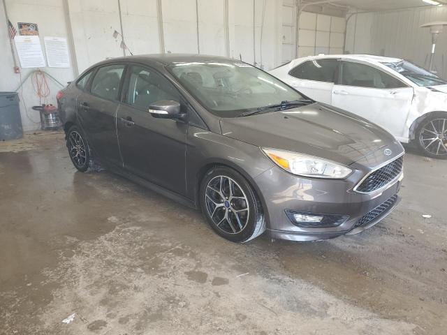 1FADP3F26FL291687 - 2015 FORD FOCUS SE GRAY photo 4