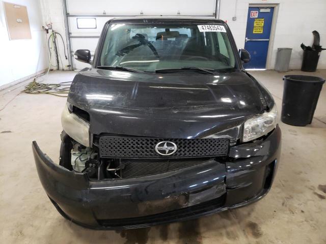 JTLKE50E881002723 - 2008 TOYOTA SCION XB BLACK photo 5