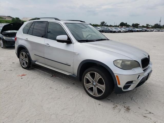 5UXZV8C5XBLL67728 - 2011 BMW X5 XDRIVE50I SILVER photo 4