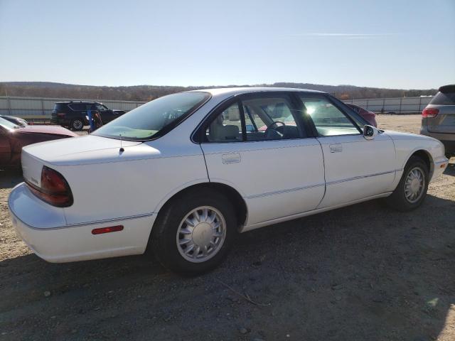 1G3HN52K4W4821541 - 1998 OLDSMOBILE 88 BASE WHITE photo 3