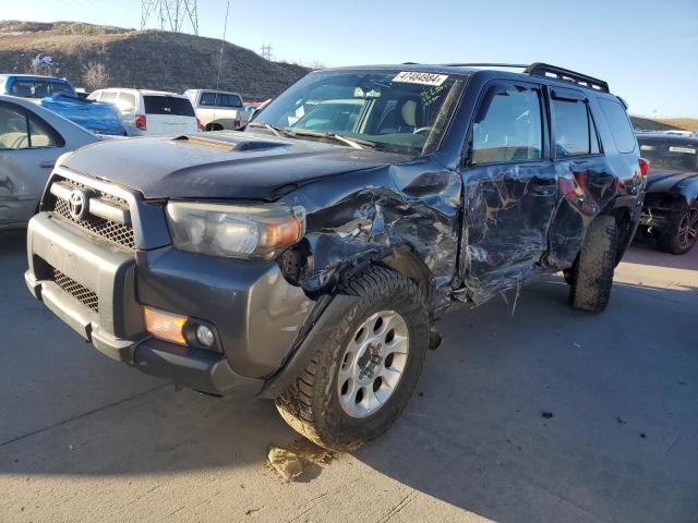 JTEBU5JR9B5046824 - 2011 TOYOTA 4RUNNER SR5 GRAY photo 1