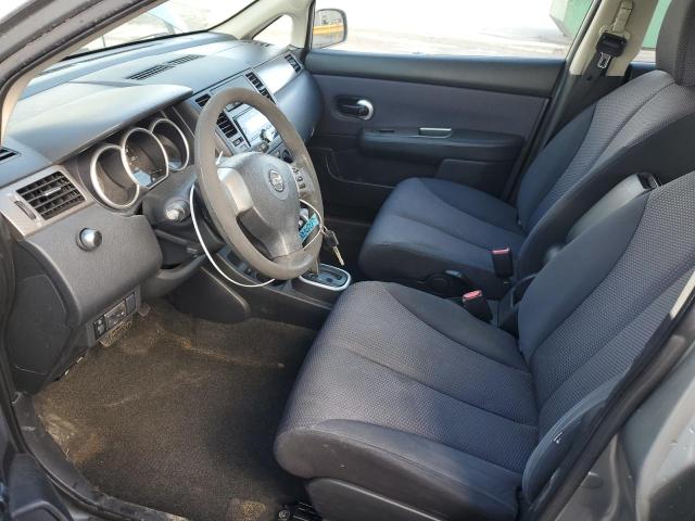 3N1BC13E89L369740 - 2009 NISSAN VERSA S GRAY photo 7