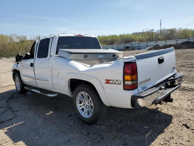 1GTEK19T34E397828 - 2004 GMC NEW SIERRA K1500 WHITE photo 2