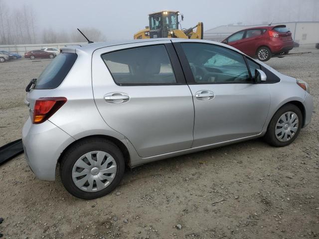 VNKKTUD33FA035685 - 2015 TOYOTA YARIS SILVER photo 3