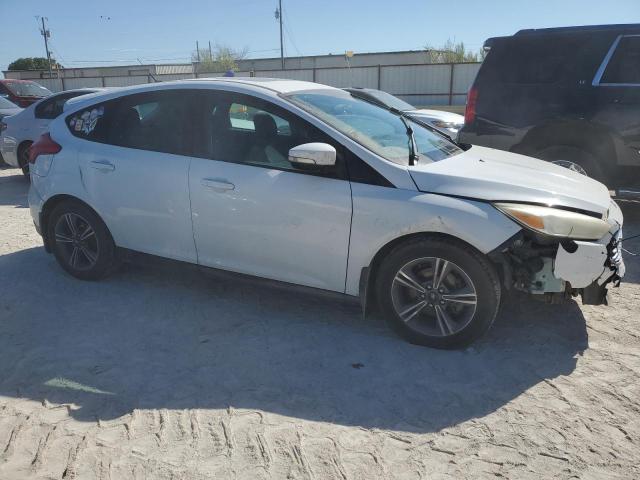 1FADP3KE8GL297671 - 2016 FORD FOCUS SE WHITE photo 4