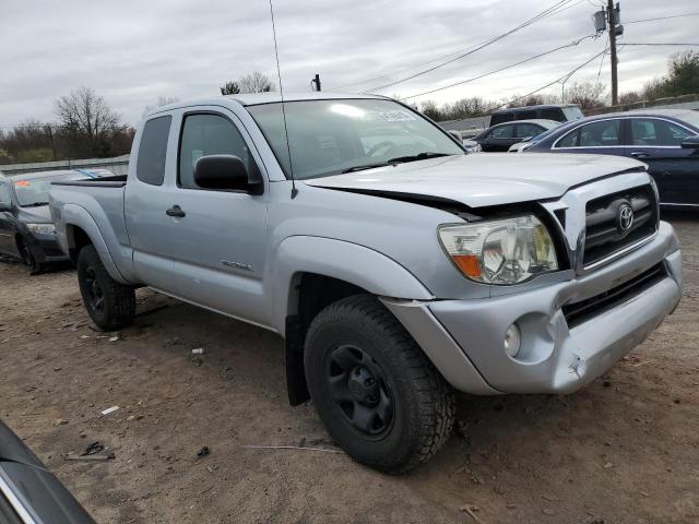 5TETU62N45Z138080 - 2005 TOYOTA TACOMA PRERUNNER ACCESS CAB SILVER photo 4