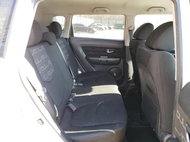 KNDJT2A65D7563844 - 2013 KIA SOUL + WHITE photo 10