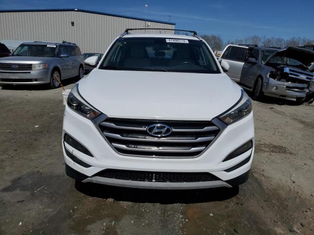 KM8J33A21HU459034 - 2017 HYUNDAI TUCSON LIMITED WHITE photo 5