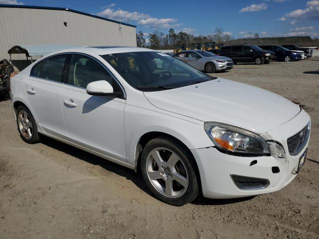 YV1612FS7D1233802 - 2013 VOLVO S60 T5 WHITE photo 4