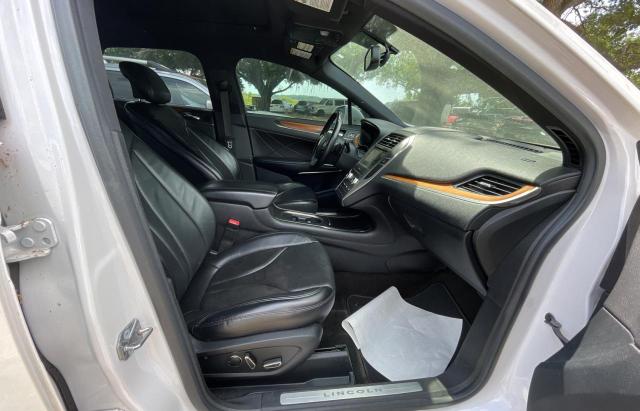 5LMCJ3D94GUJ31416 - 2016 LINCOLN MKC RESERVE WHITE photo 5