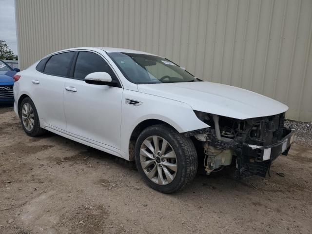 5XXGT4L30HG124055 - 2017 KIA OPTIMA LX WHITE photo 4