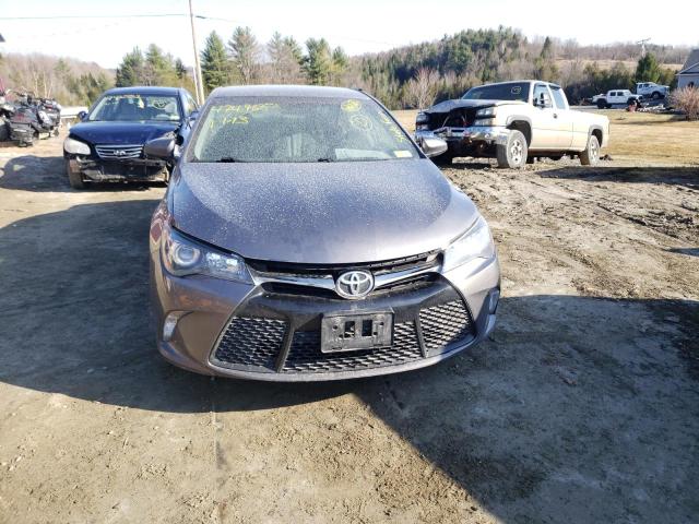 4T1BF1FK1HU793556 - 2017 TOYOTA CAMRY LE GRAY photo 5