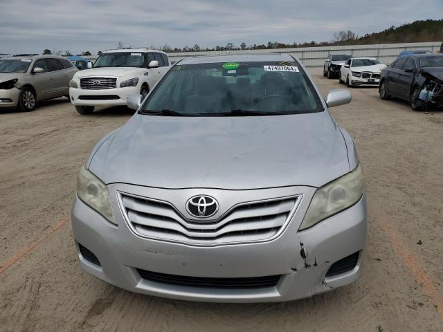 4T1BF3EK0BU194653 - 2011 TOYOTA CAMRY BASE SILVER photo 5