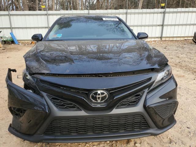 4T1G11AK6RU898686 - 2024 TOYOTA CAMRY SE NIGHT SHADE BLACK photo 5