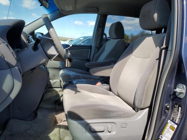 5TDZK23C49S271270 - 2009 TOYOTA SIENNA CE GRAY photo 7