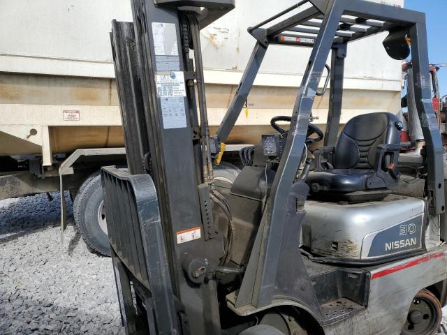 CPL019N2138 - 2015 NISSAN FORKLIFT GRAY photo 2