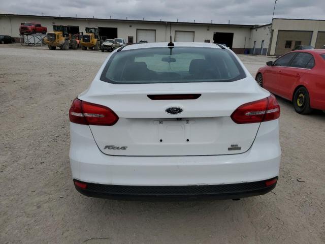 1FADP3FE5JL210441 - 2018 FORD FOCUS SE WHITE photo 6