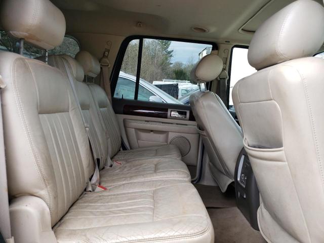 5LMFU28R14LJ34834 - 2004 LINCOLN NAVIGATOR 白色 照片 11