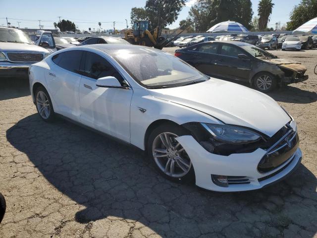 5YJSA1CG8DFP17709 - 2013 TESLA MODEL S WHITE photo 4