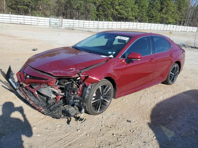 4T1B61HKXJU566871 - 2018 TOYOTA CAMRY XSE RED photo 1