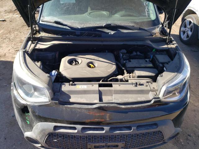 KNDJP3A51F7226589 - 2015 KIA SOUL + BLACK photo 11