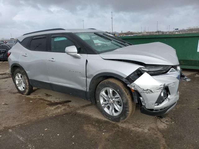 3GNKBHR40NS149068 - 2022 CHEVROLET BLAZER 2LT SILVER photo 4