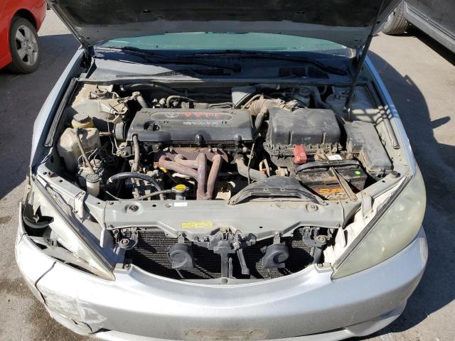 4T1BE30K75U995966 - 2005 TOYOTA CAMRY LE SILVER photo 11