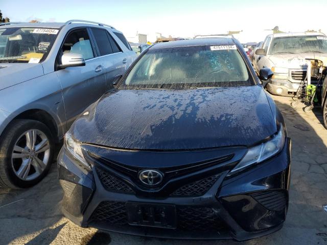 4T1B11HK9JU653515 - 2018 TOYOTA CAMRY L BLACK photo 5