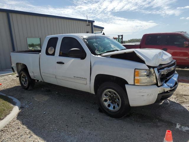 1GCRCREA0BZ391363 - 2011 CHEVROLET SILVERADO C1500  LS WHITE photo 4