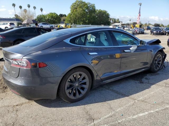 5YJSA1E26JF296585 - 2018 TESLA MODEL S 灰色 照片 3