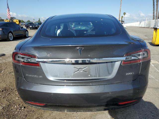 5YJSA1E26JF296585 - 2018 TESLA MODEL S GRAY photo 6