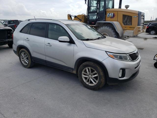 5XYKT4A60FG610364 - 2015 KIA SORENTO LX SILVER photo 4