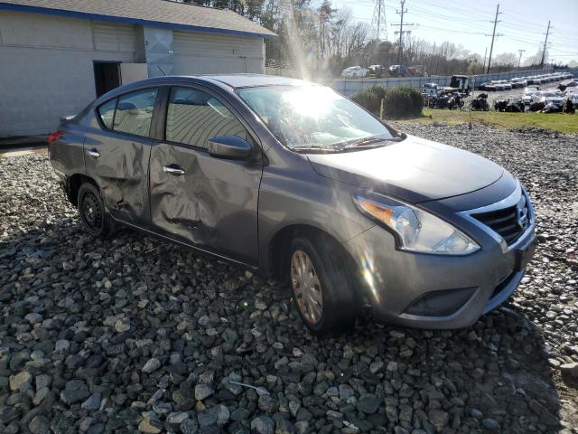 3N1CN7AP9JL856634 - 2018 NISSAN VERSA S GRAY photo 4