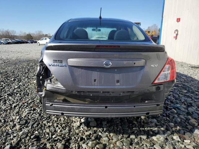 3N1CN7AP9JL856634 - 2018 NISSAN VERSA S GRAY photo 6