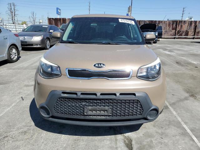 KNDJN2A23G7289359 - 2016 KIA SOUL TAN photo 5