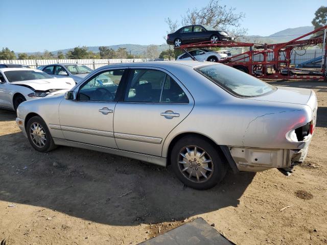 WDBJF65J2YB031479 - 2000 MERCEDES-BENZ E 320 SILVER photo 2