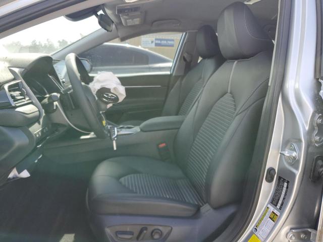 4T1G11AK2RU895736 - 2024 TOYOTA CAMRY SE NIGHT SHADE SILVER photo 7