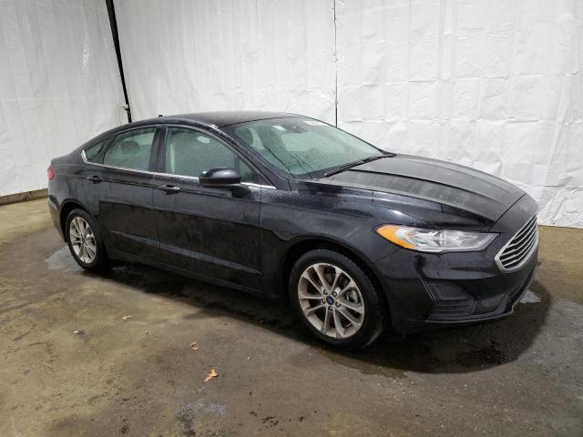 3FA6P0HD7KR203411 - 2019 FORD FUSION SE BLACK photo 4